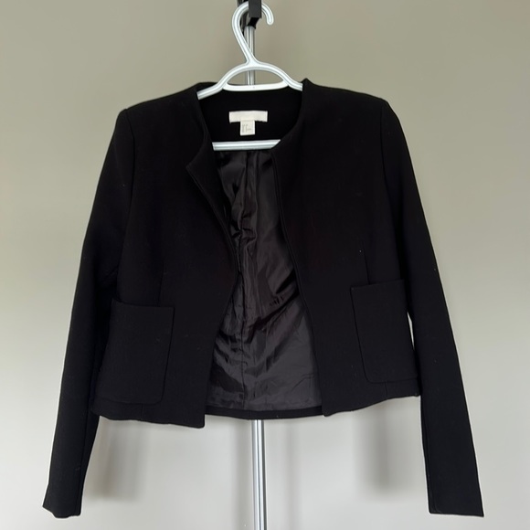 Collarless open front tuxedo cropped black blazer - Picture 2 of 5